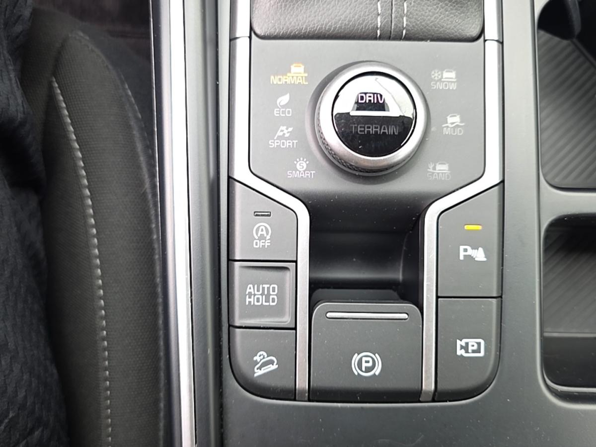 2025 Kia Sorento - Image 27
