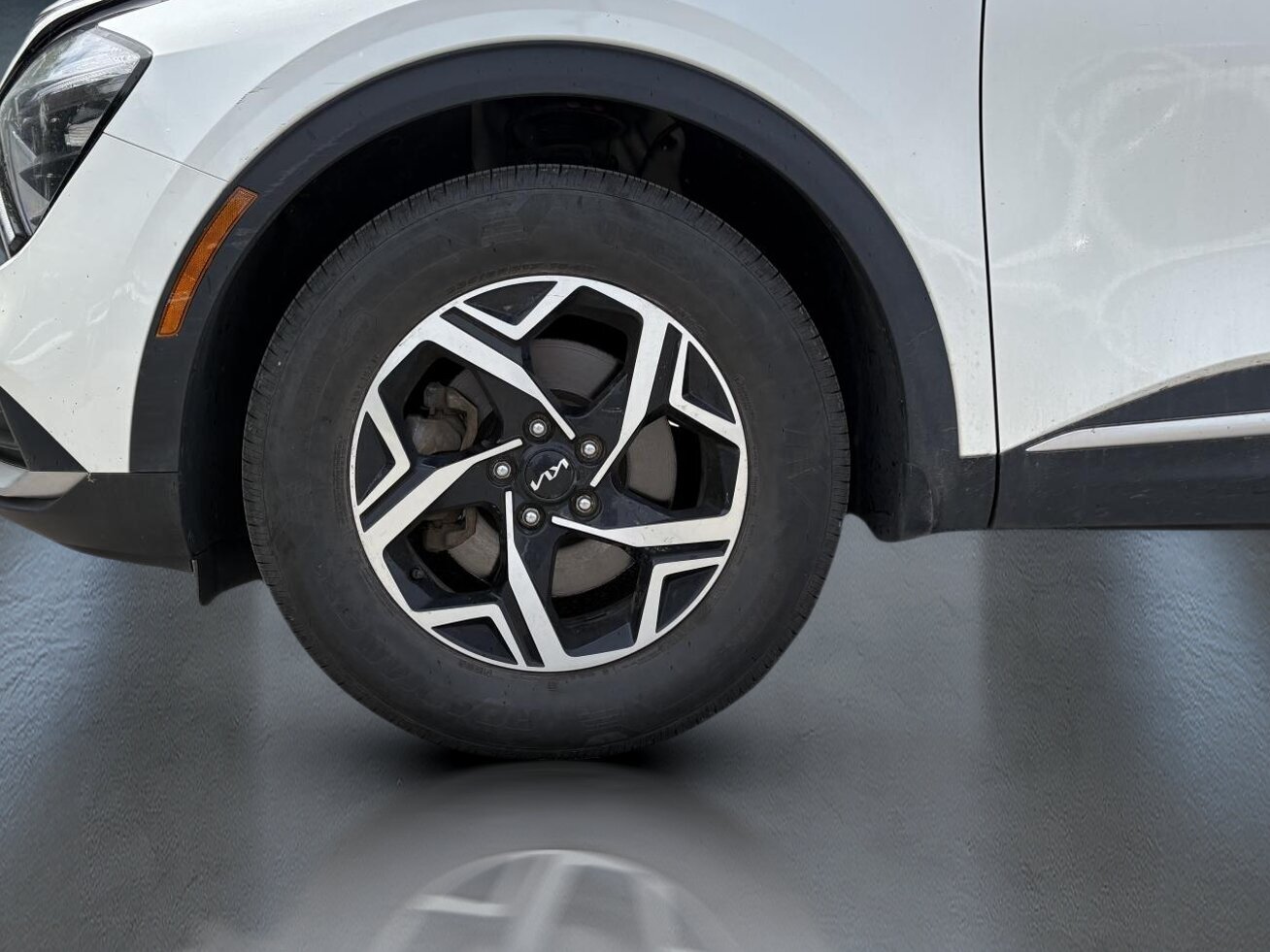 2023 Kia Sportage - Image 5