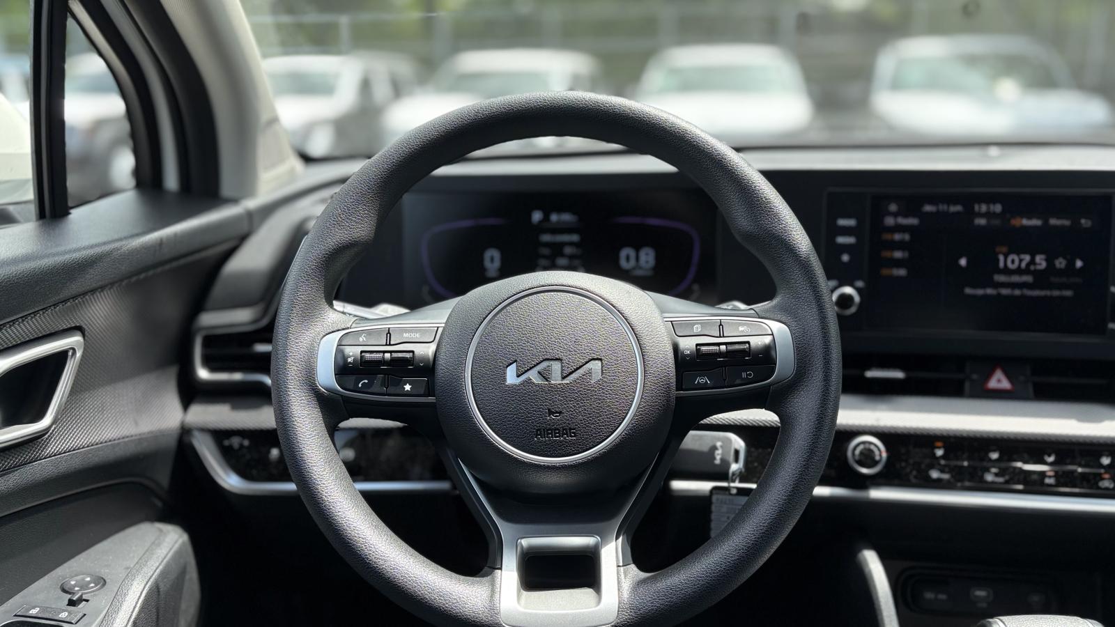 2023 Kia Sportage - Image 8