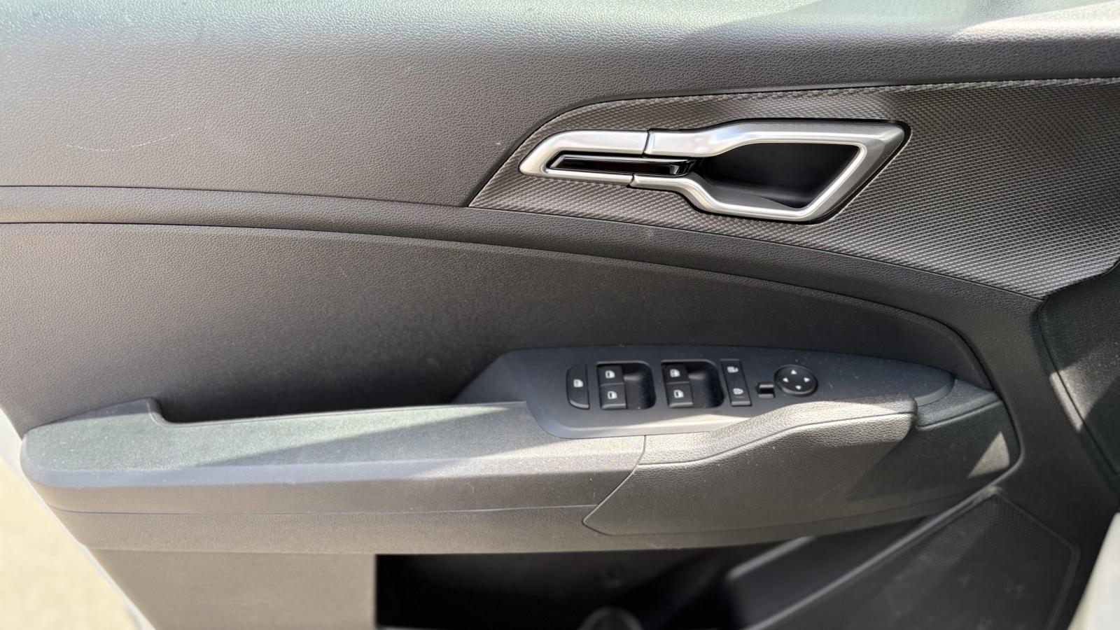 2023 Kia Sportage - Image 10