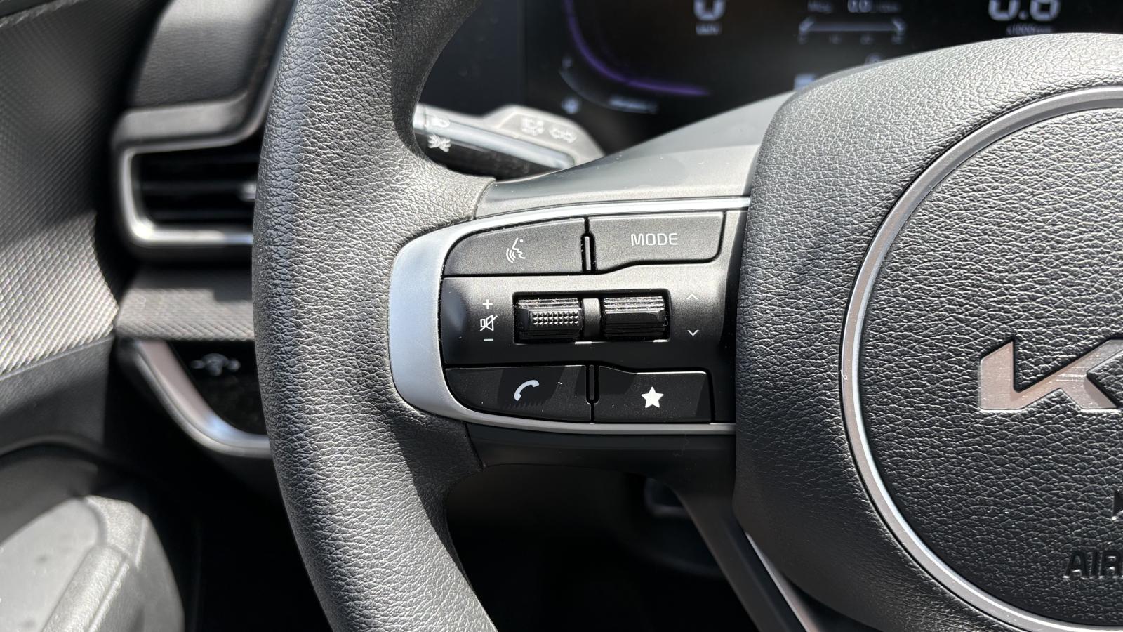 2023 Kia Sportage - Image 14
