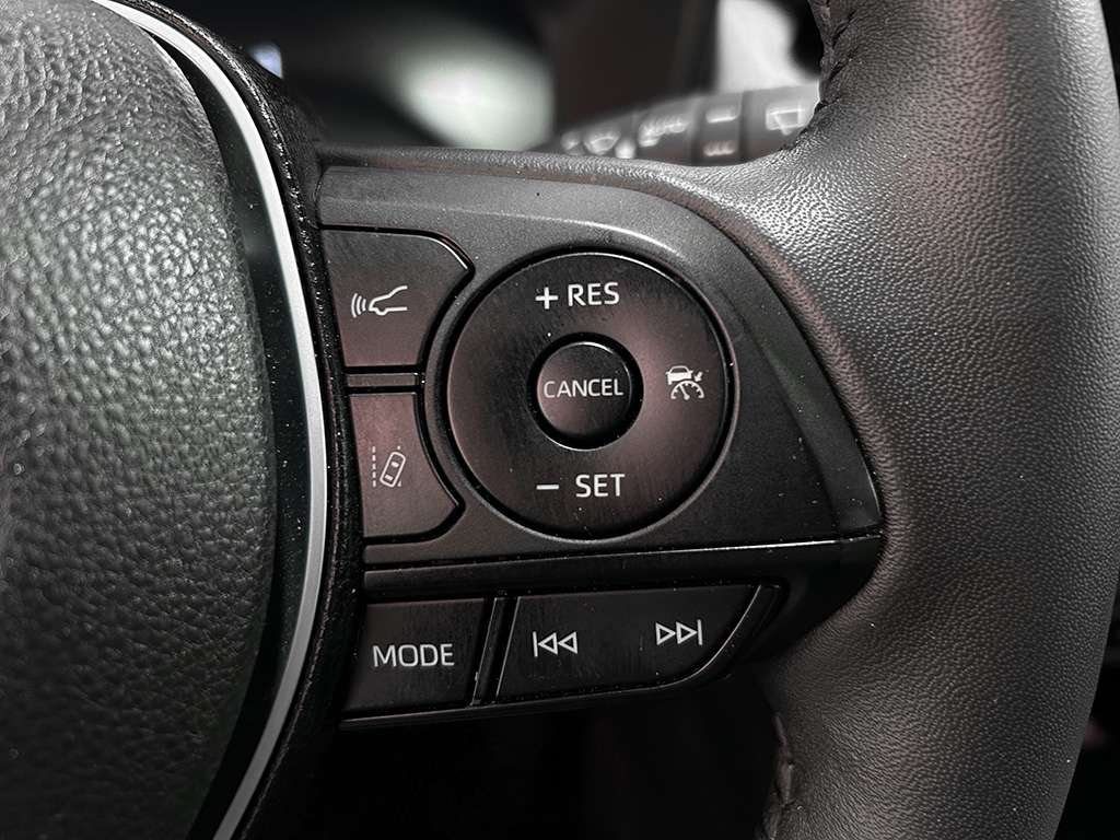 2023 Toyota Rav4 - Image 12