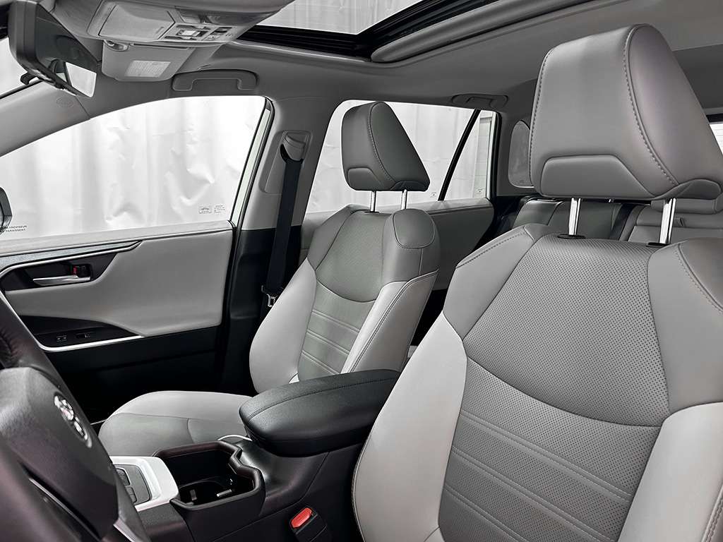 2023 Toyota Rav4 - Image 16