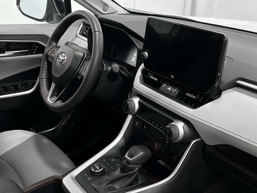 2023 Toyota Rav4 - Image 20