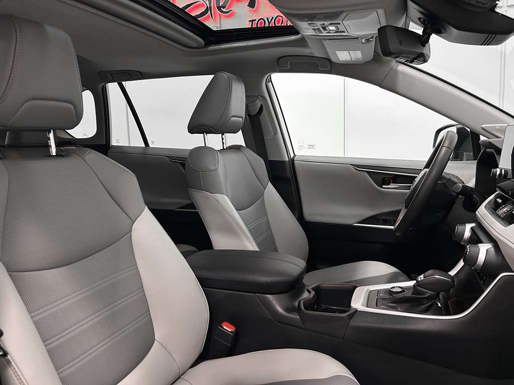 2023 Toyota Rav4 - Image 21