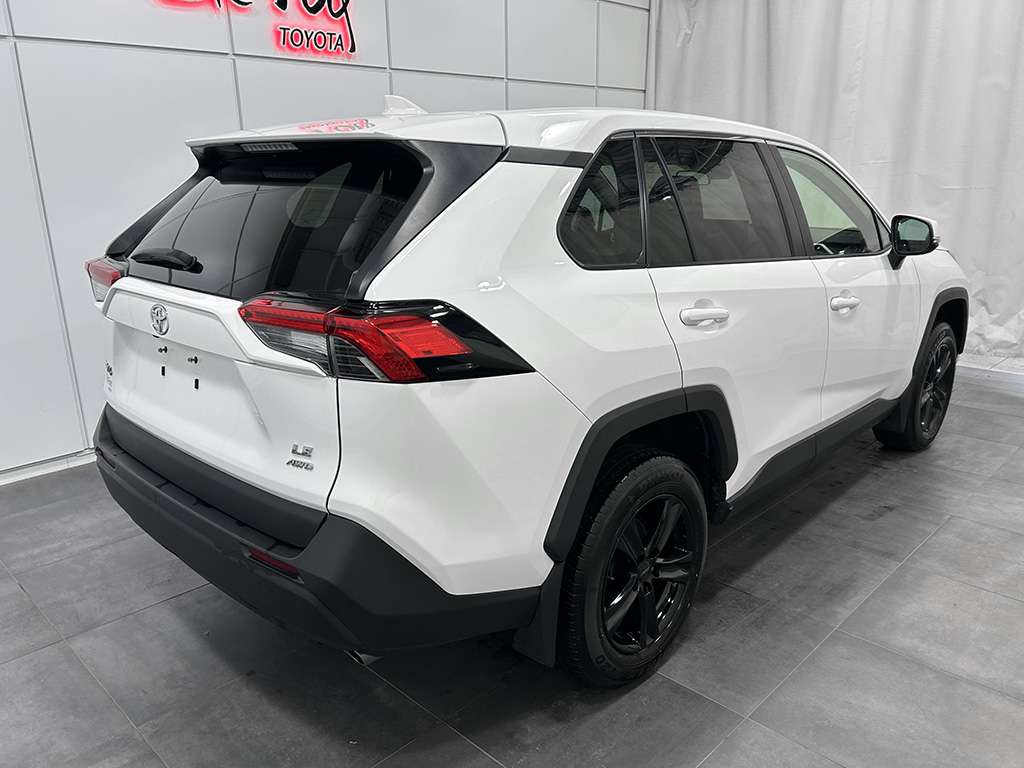 2022 Toyota Rav4 - Image 6