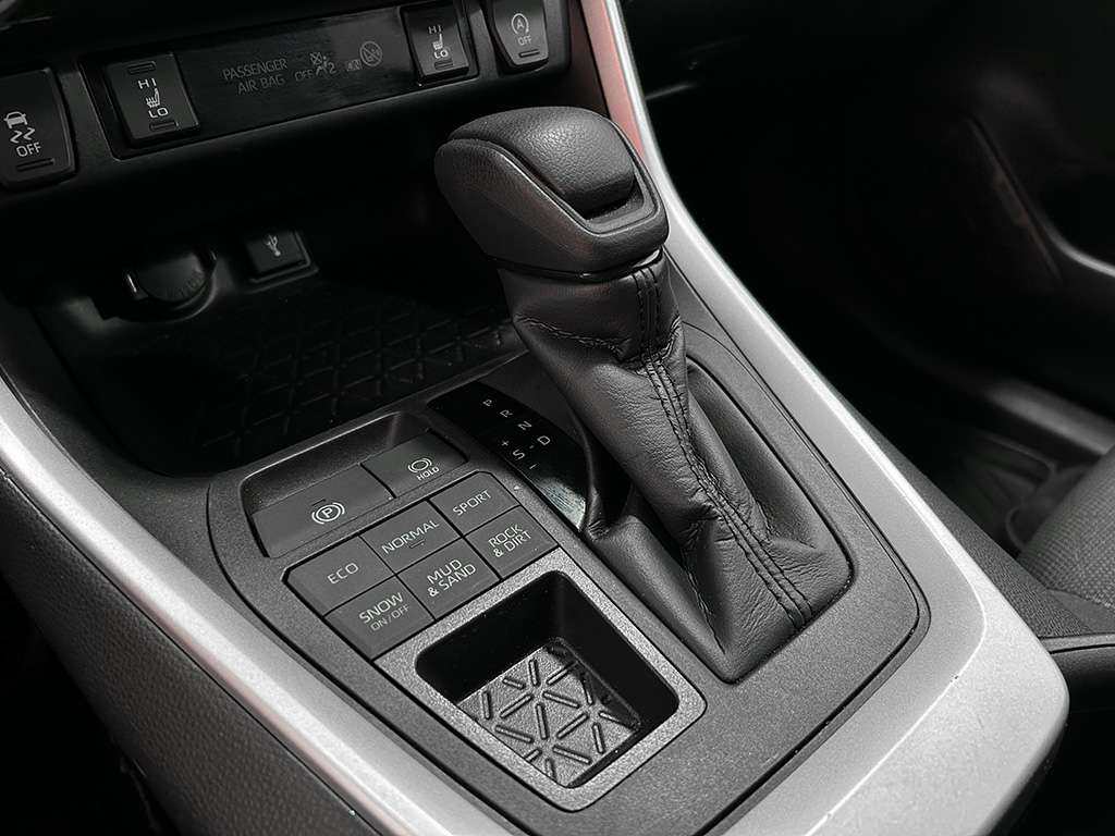 2022 Toyota Rav4 - Image 13
