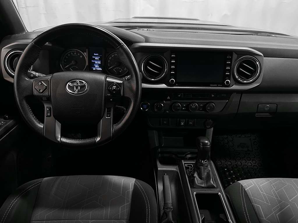 2021 Toyota Tacoma - Image 18