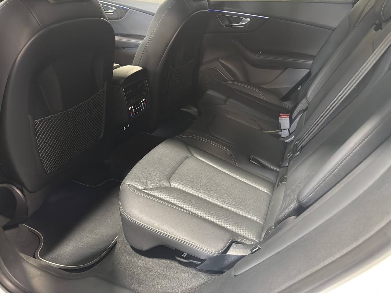 2023 Audi Q8 - Image 8