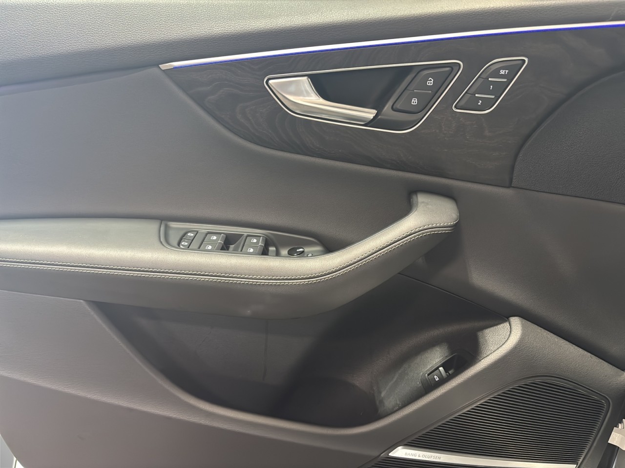 2023 Audi Q8 - Image 9