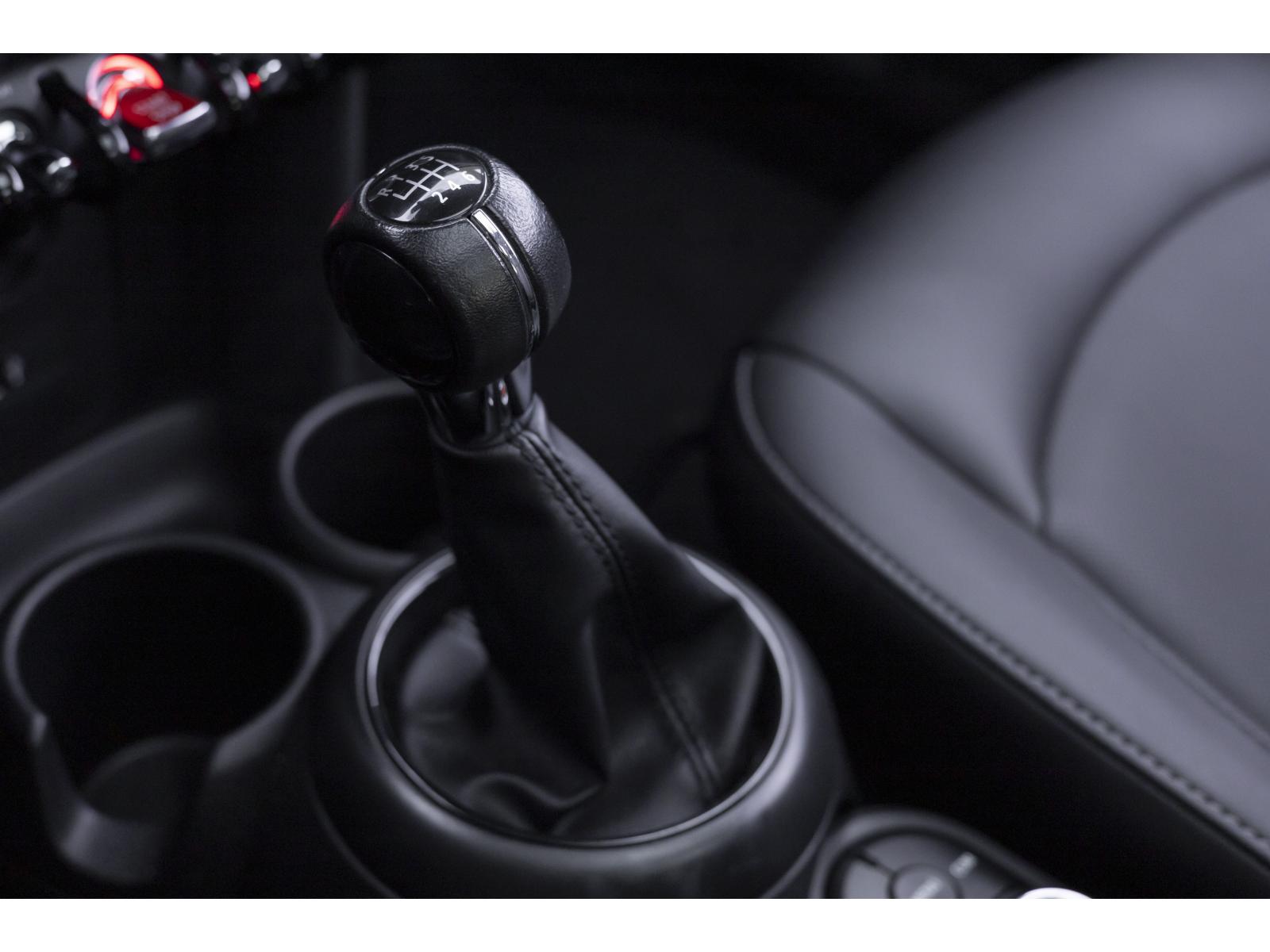 2019 Mini Cooper - Image 17
