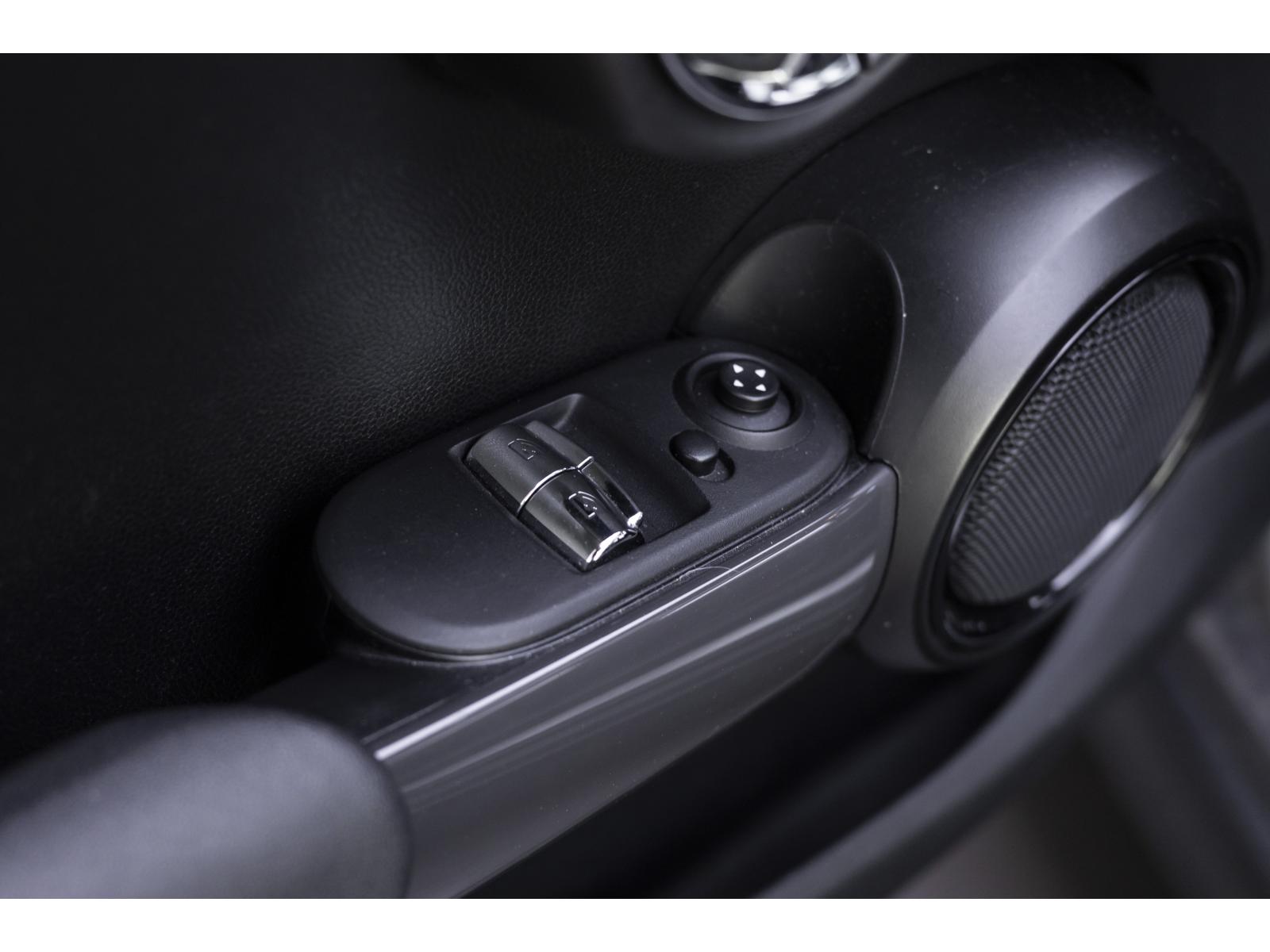 2019 Mini Cooper - Image 18