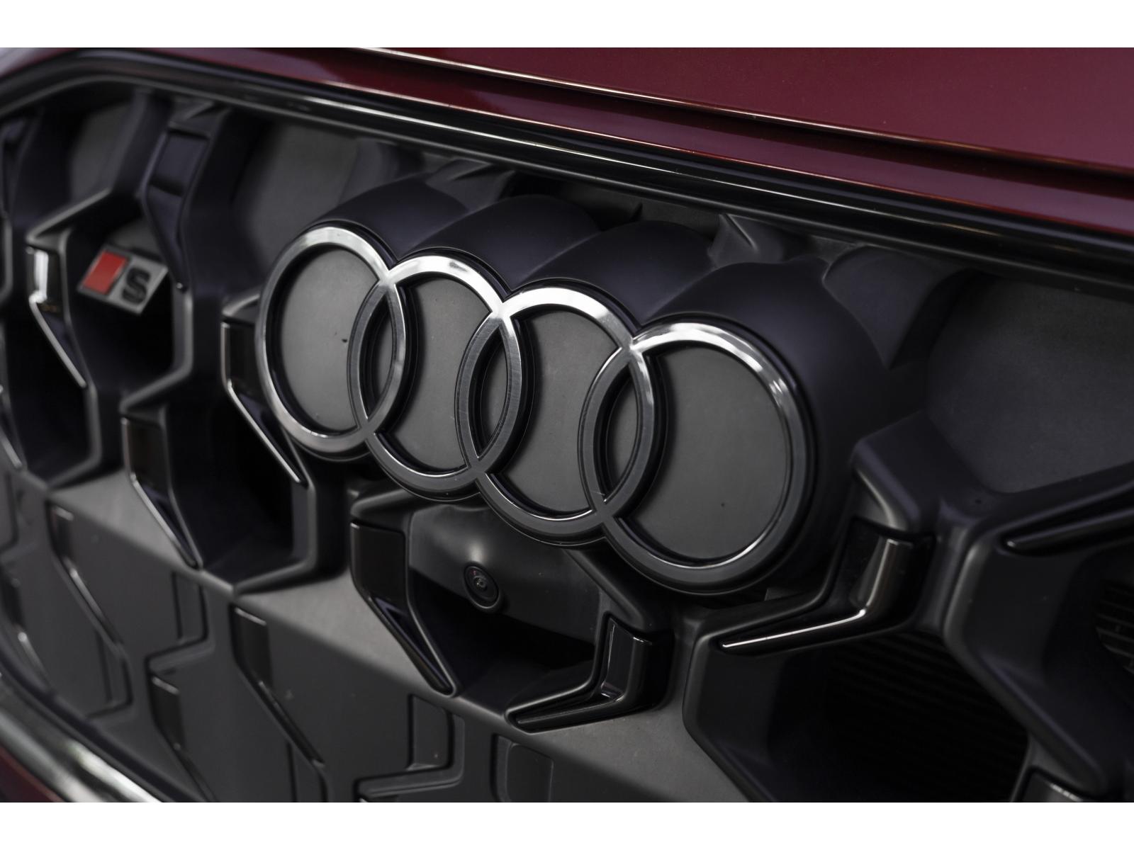 2025 Audi SQ5 - Image 4