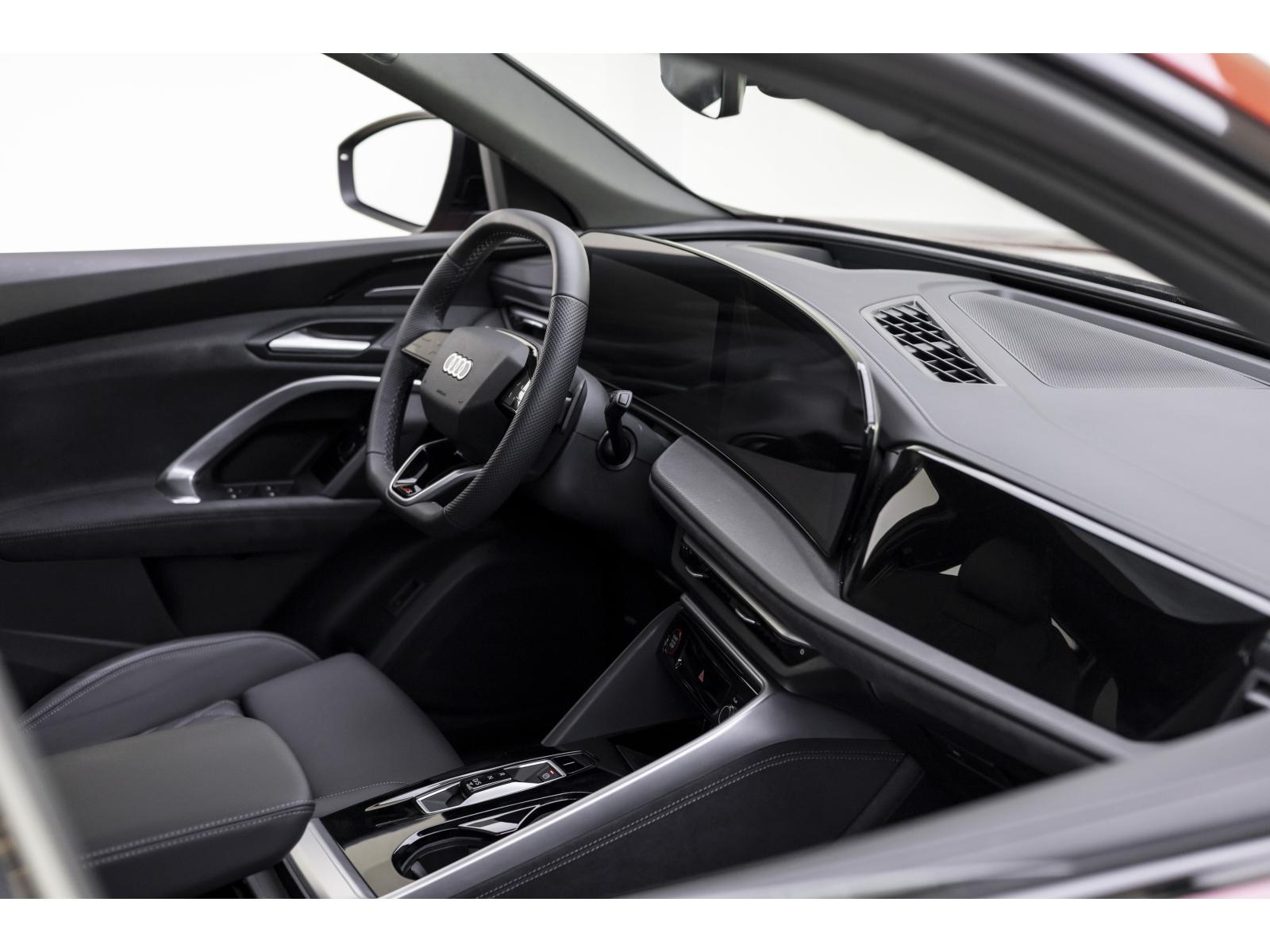 2025 Audi SQ5 - Image 11