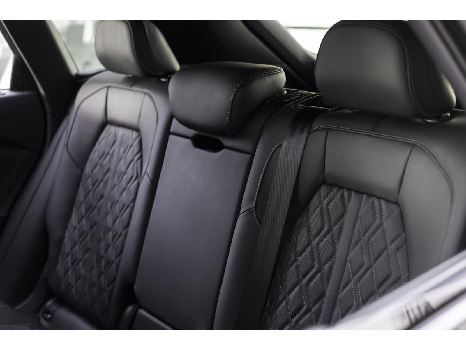 2025 Audi SQ5 - Image 12