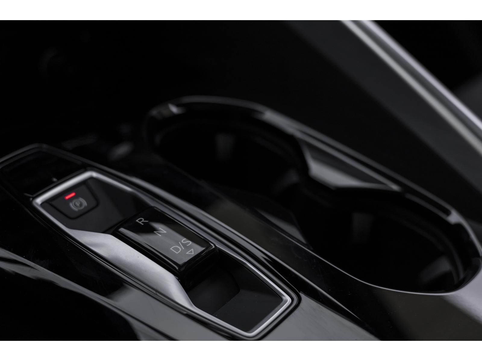 2025 Audi SQ5 - Image 18