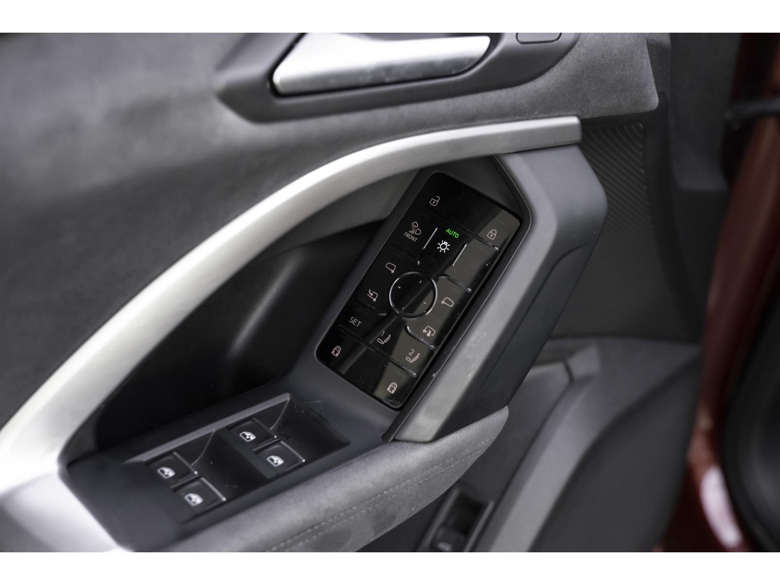 2025 Audi SQ5 - Image 19