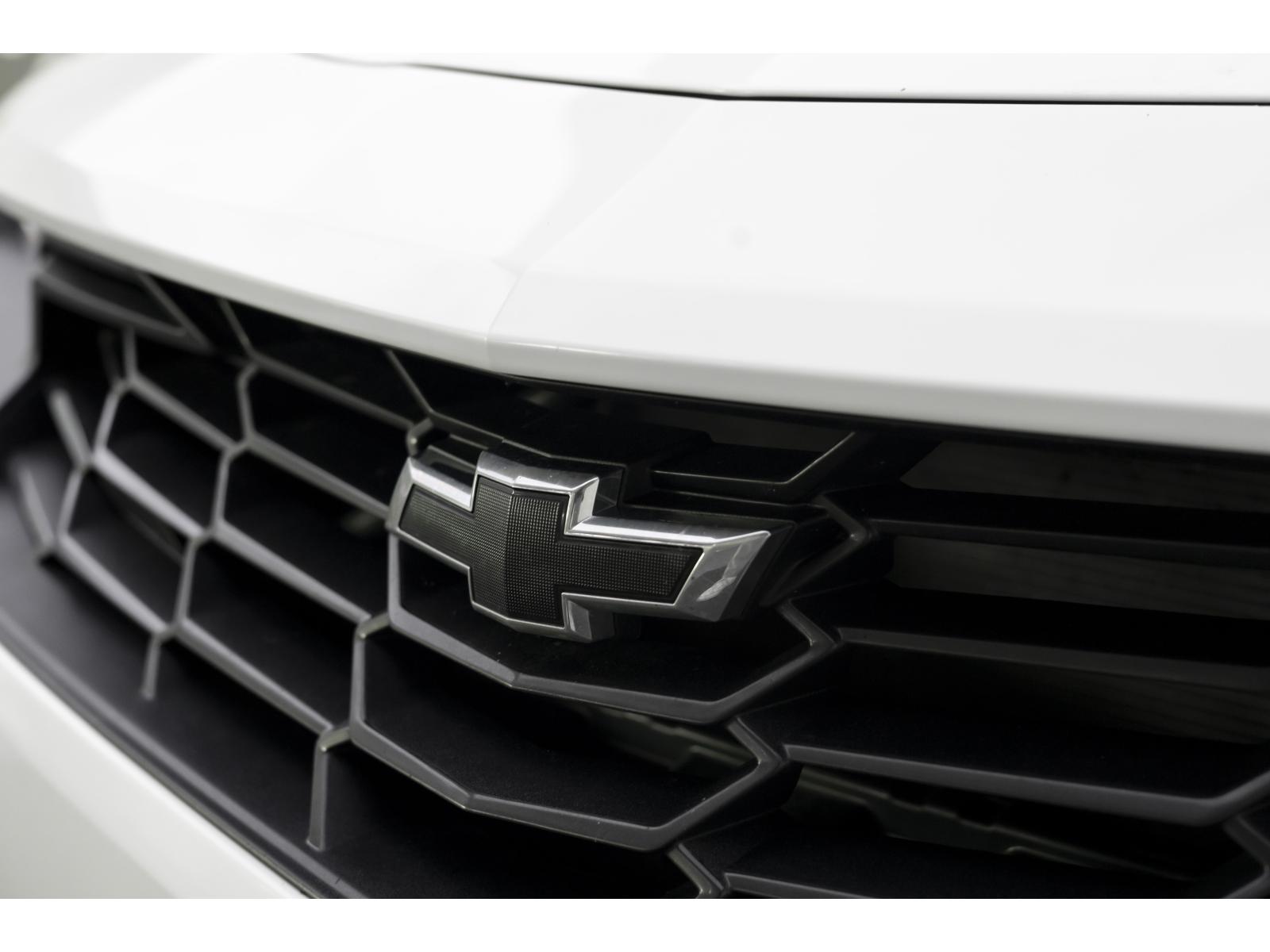 2023 Chevrolet Camaro - Image 5