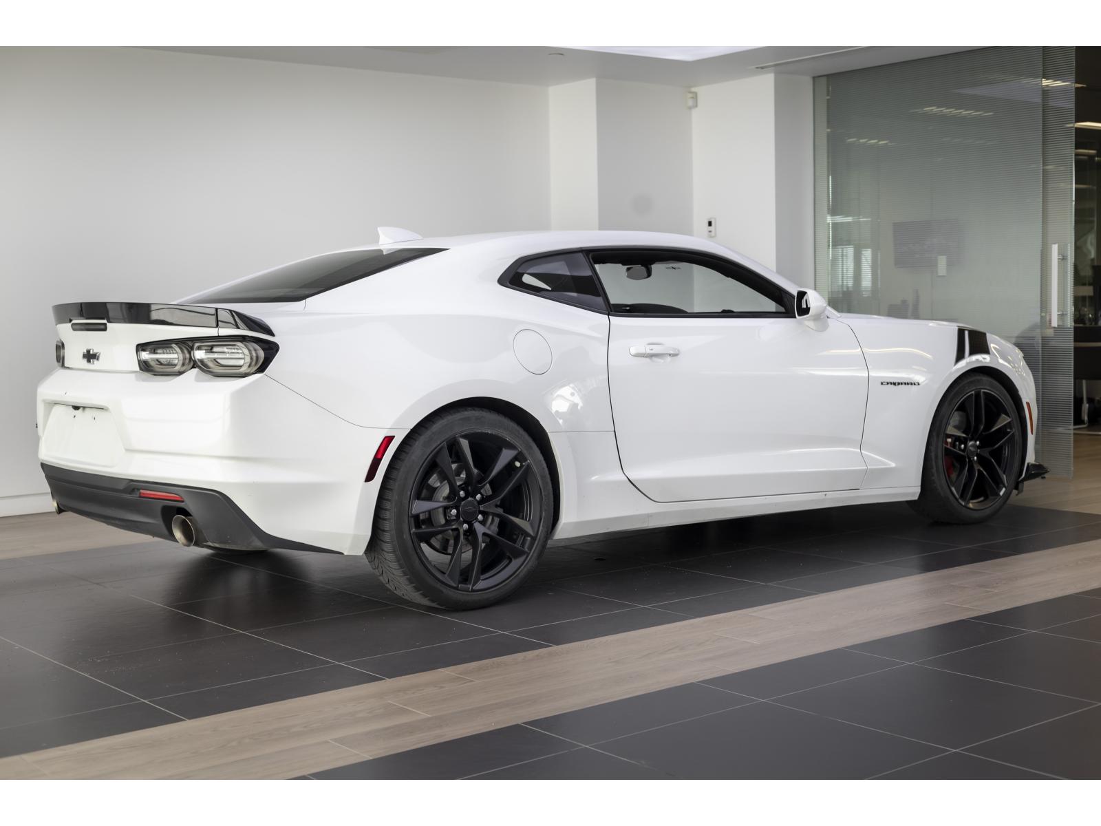 2023 Chevrolet Camaro - Image 10