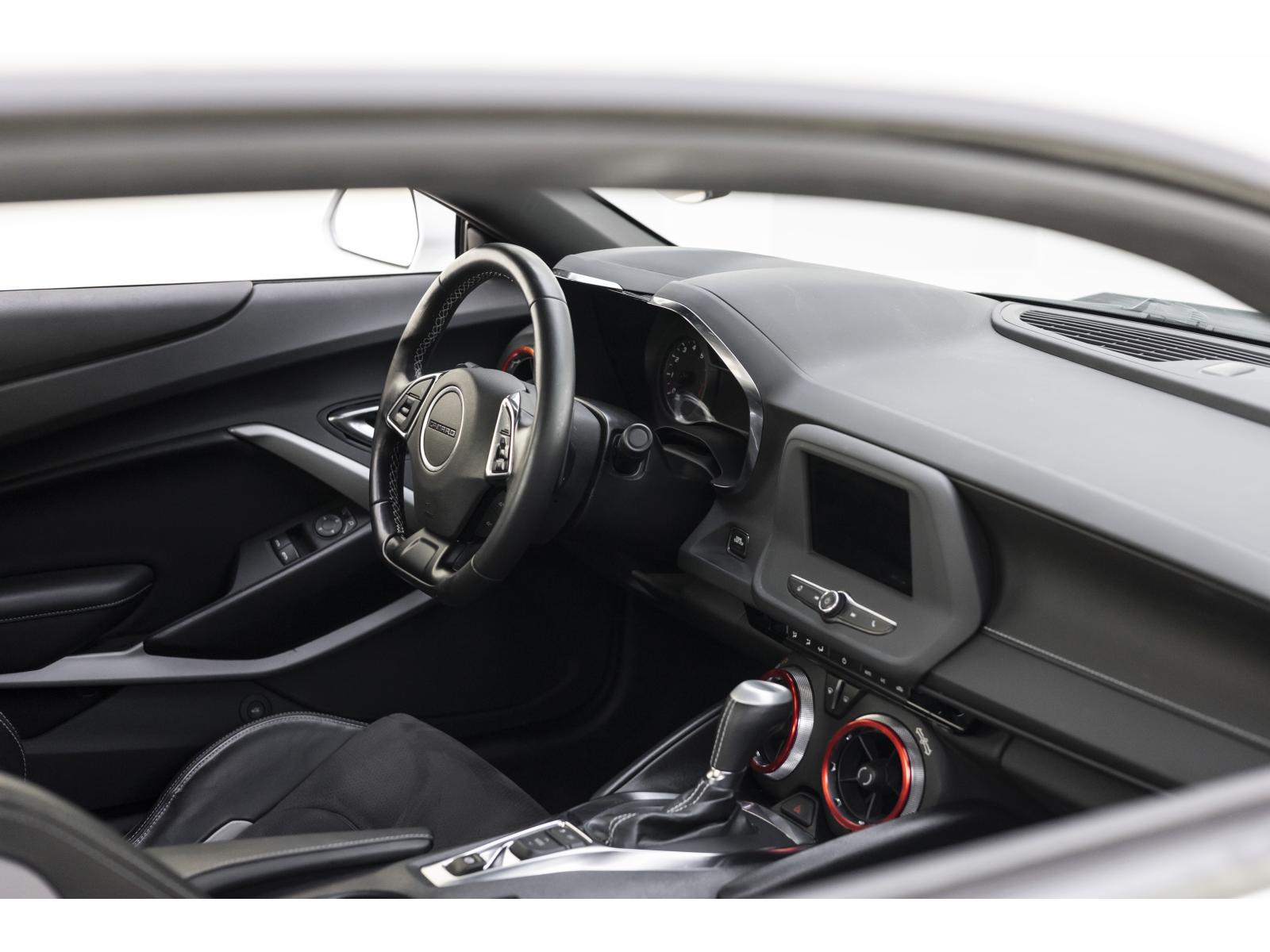 2023 Chevrolet Camaro - Image 14