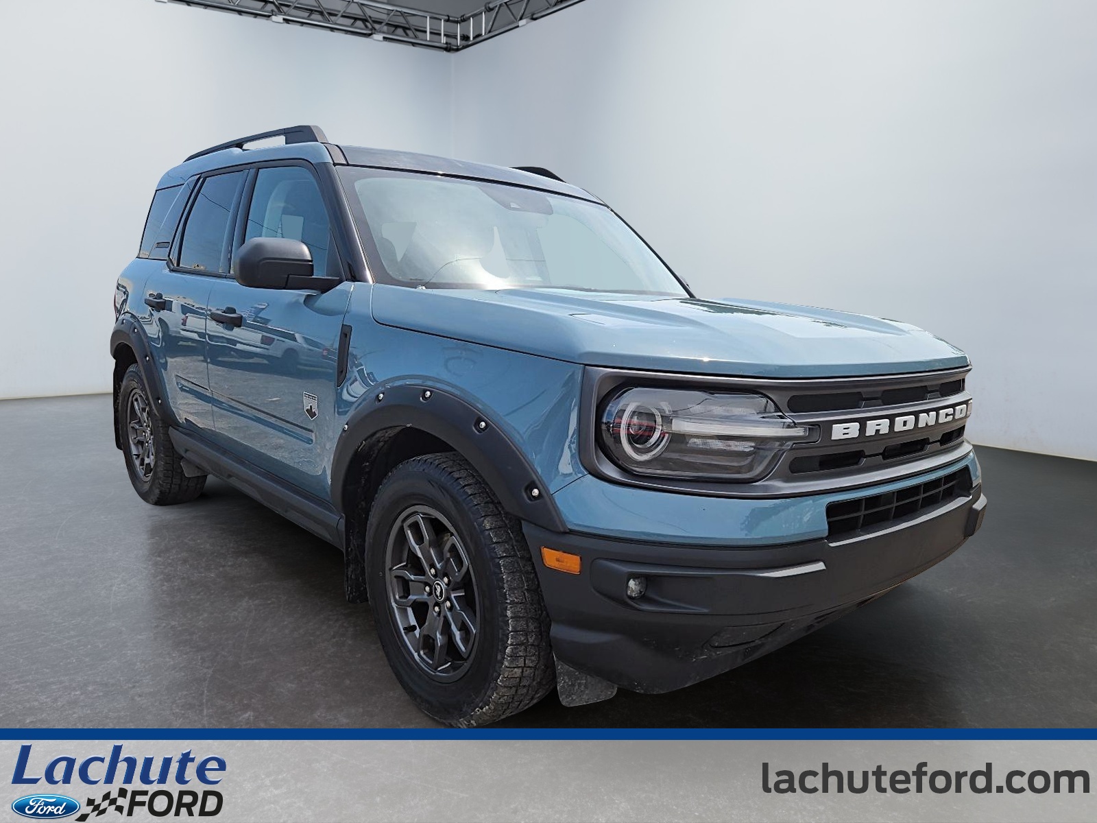 2022 Ford Bronco Sport - Image 3