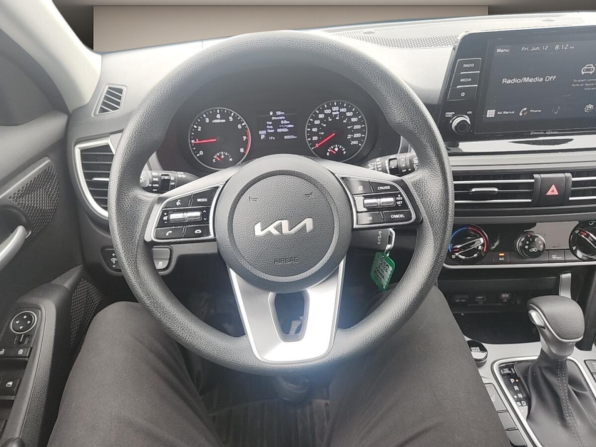 2023 Kia Seltos - Image 9
