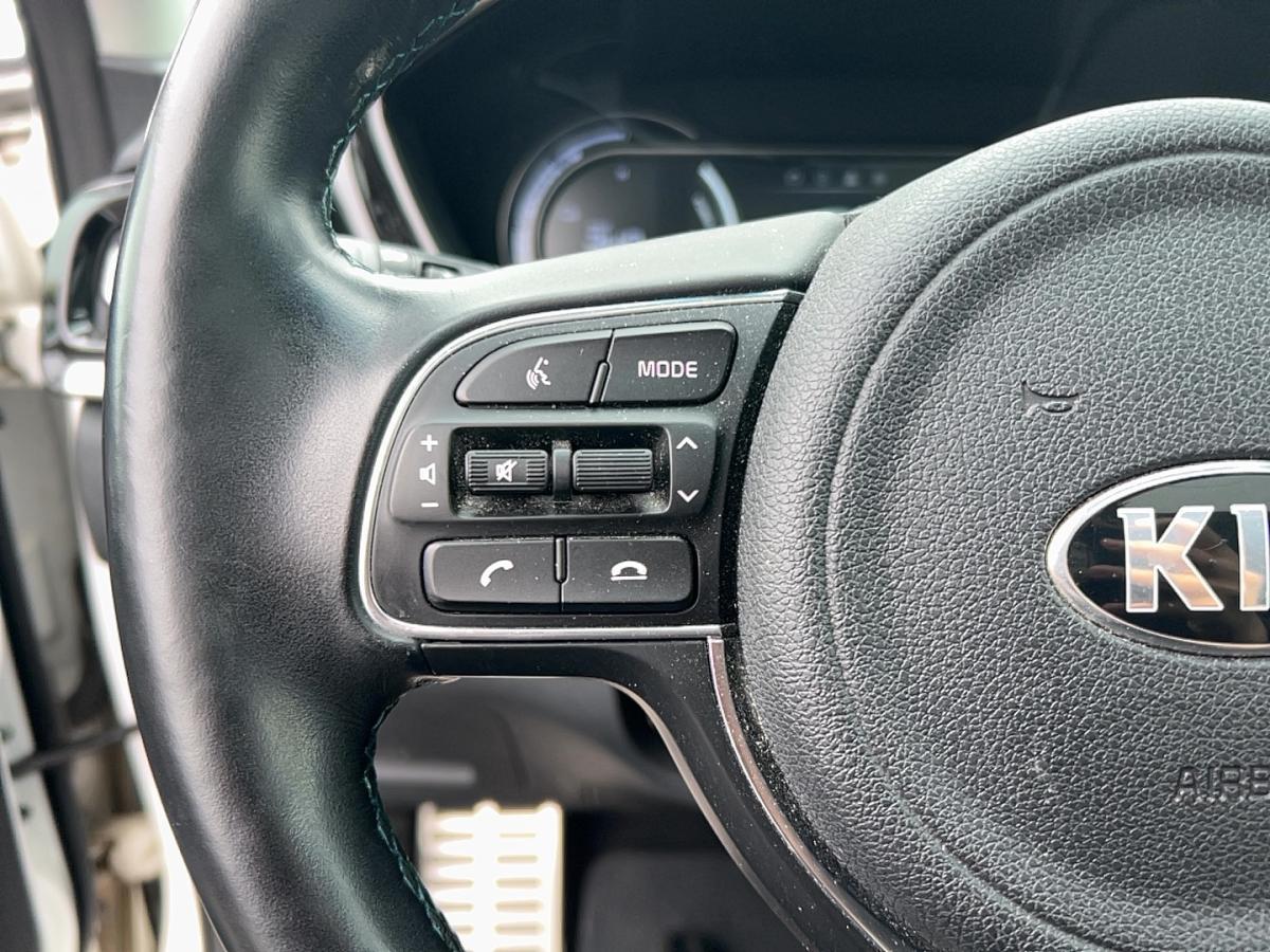 2020 Kia Niro - Image 11