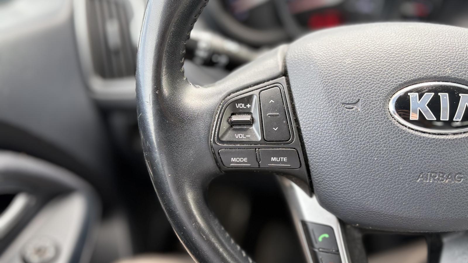 2017 Kia Rio - Image 14