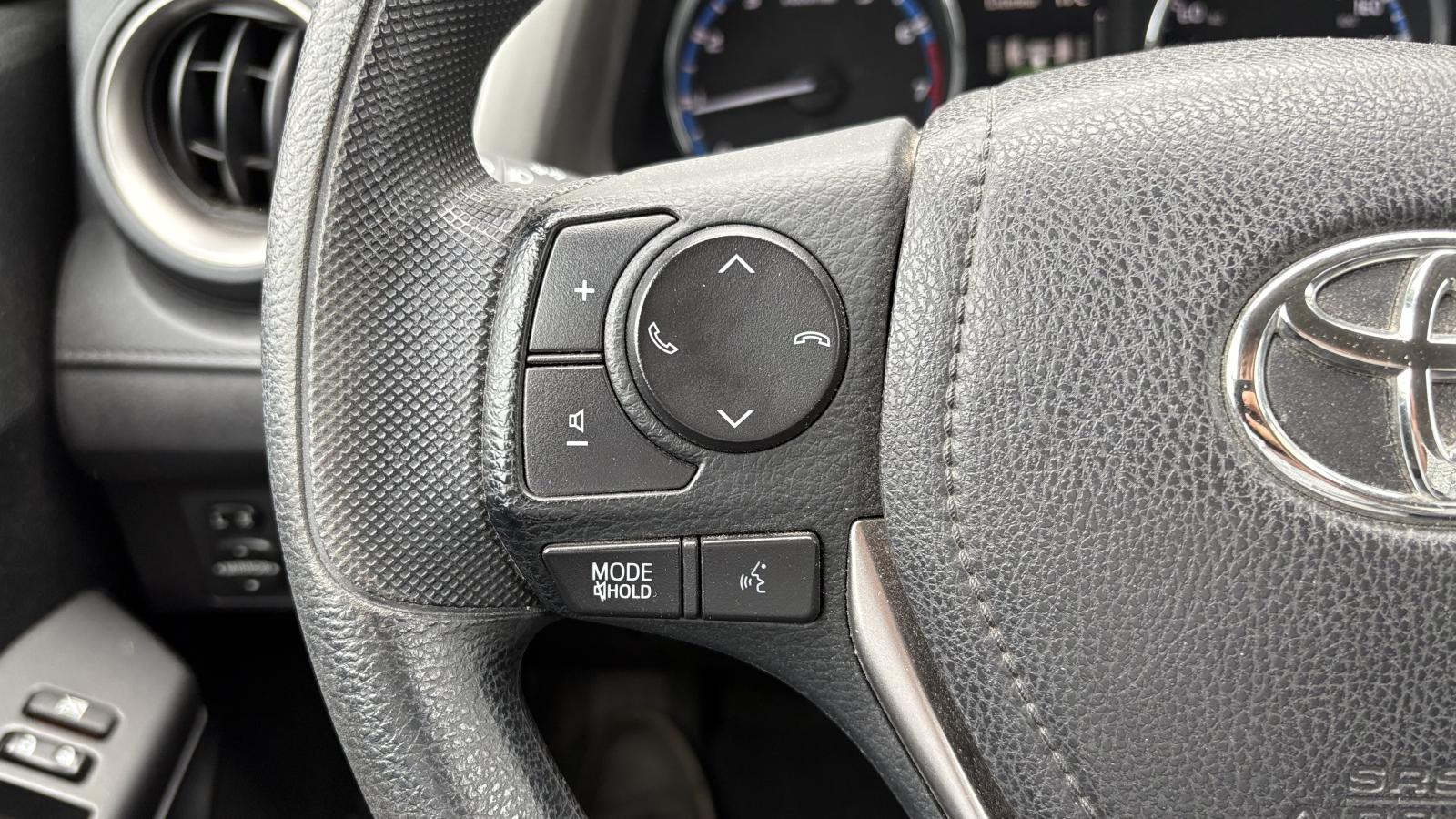 2017 Toyota RAV4 - Image 15
