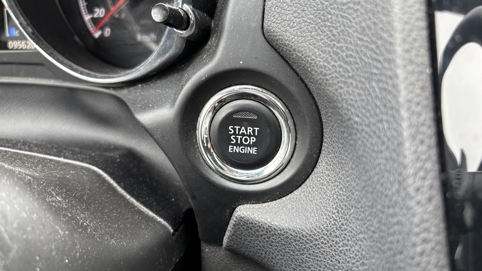 2022 Mitsubishi RVR - Image 25