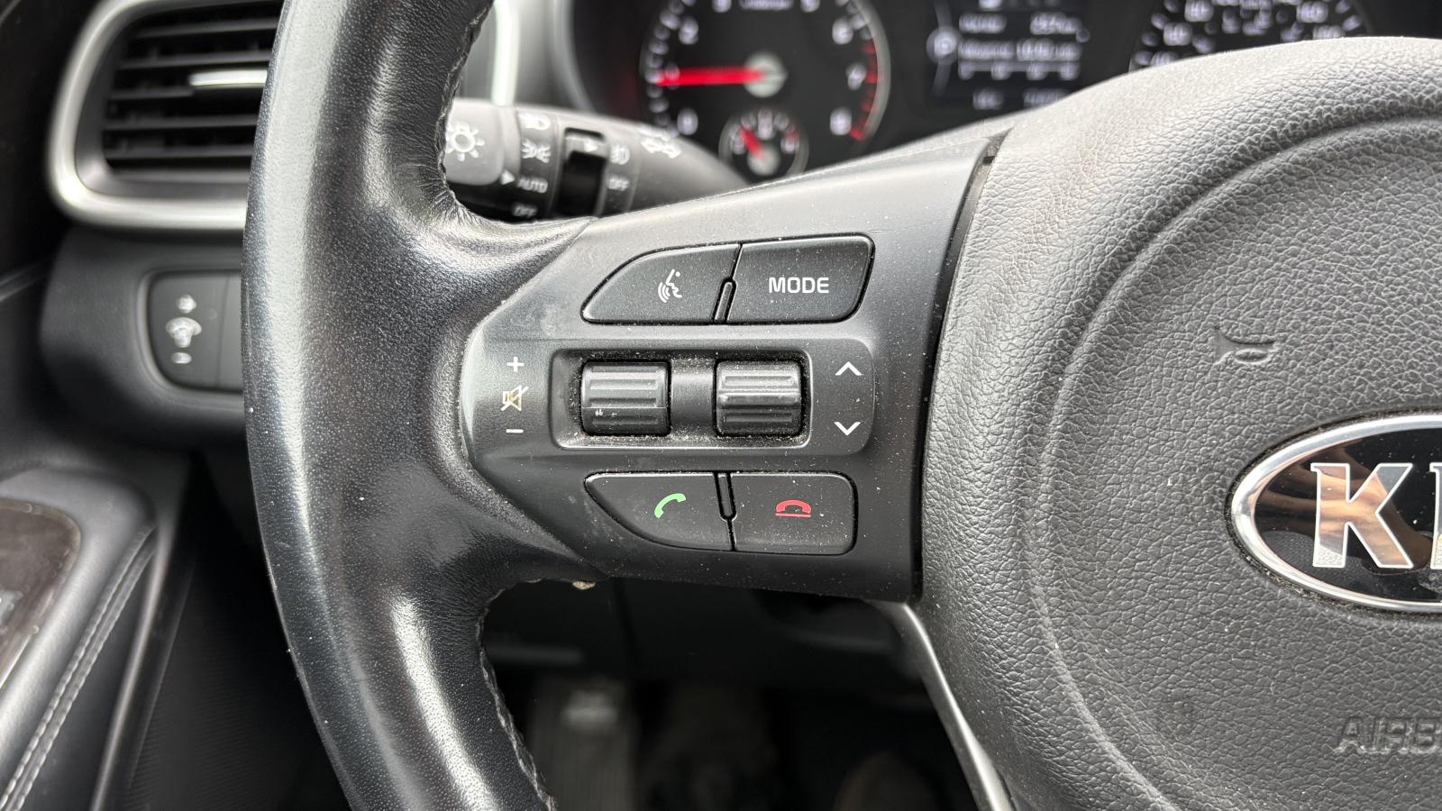 2017 Kia Sorento - Image 16