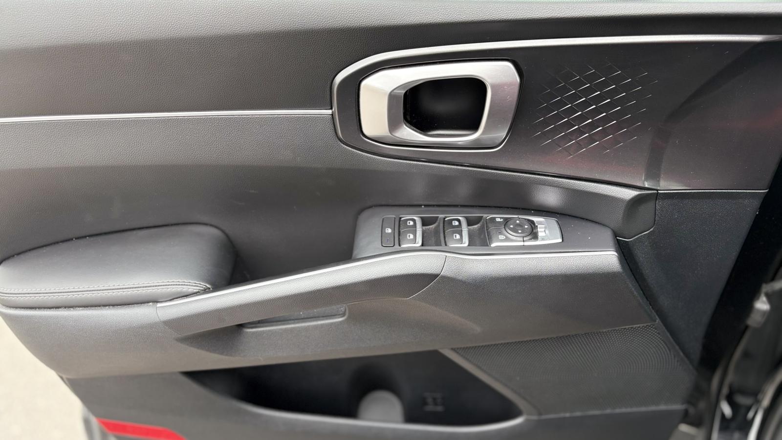 2023 Kia Sorento - Image 10