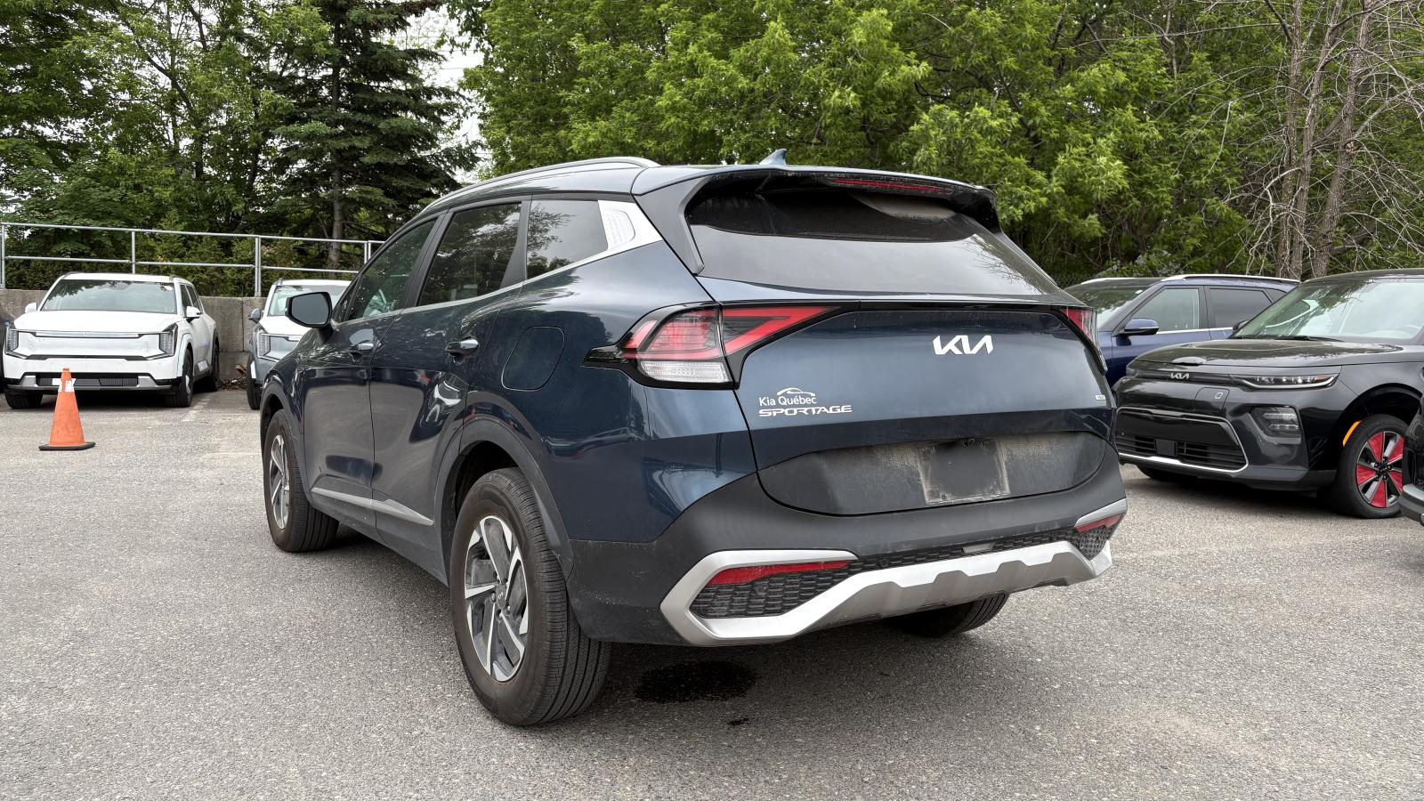 2023 Kia Sportage - Image 2