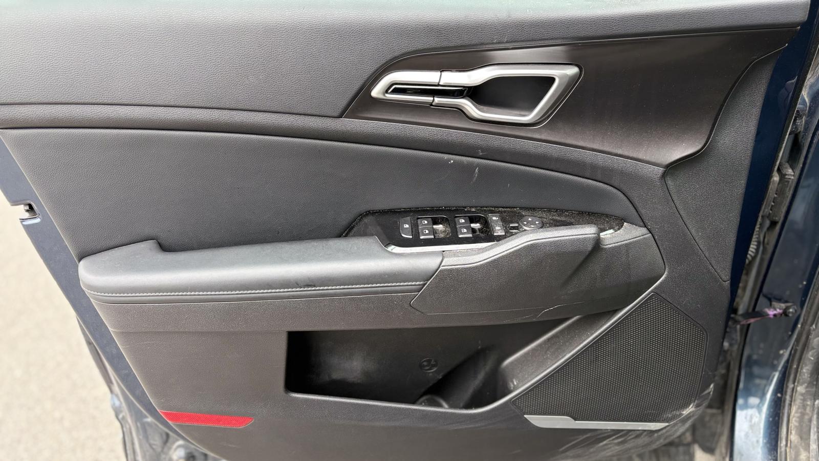 2023 Kia Sportage - Image 10