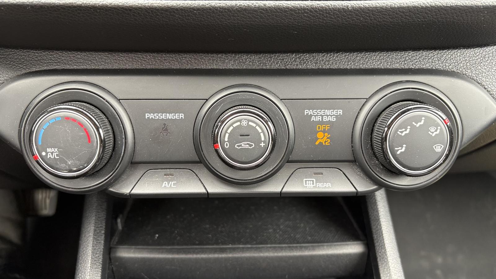 2020 Kia Forte - Image 25