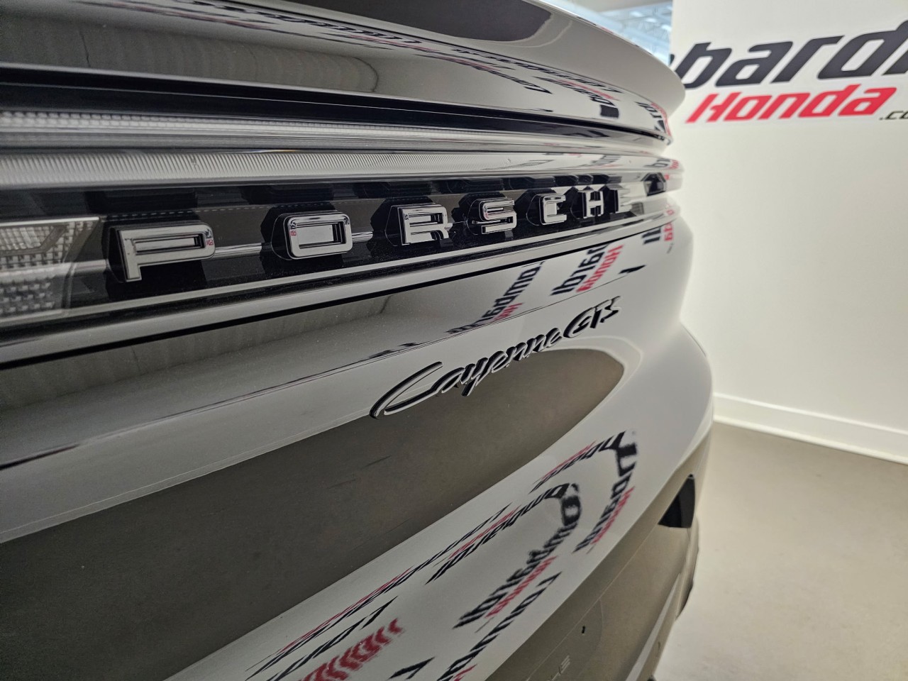 2026 Porsche Cayenne - Image 12