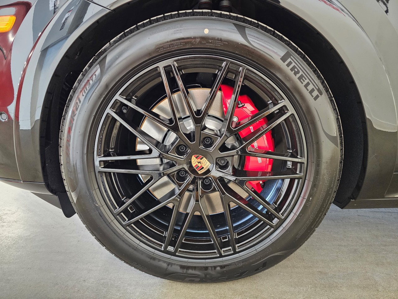 2026 Porsche Cayenne - Image 17