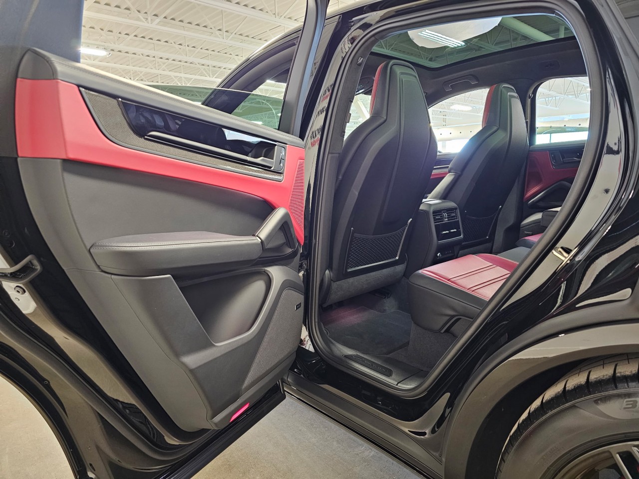 2026 Porsche Cayenne - Image 26