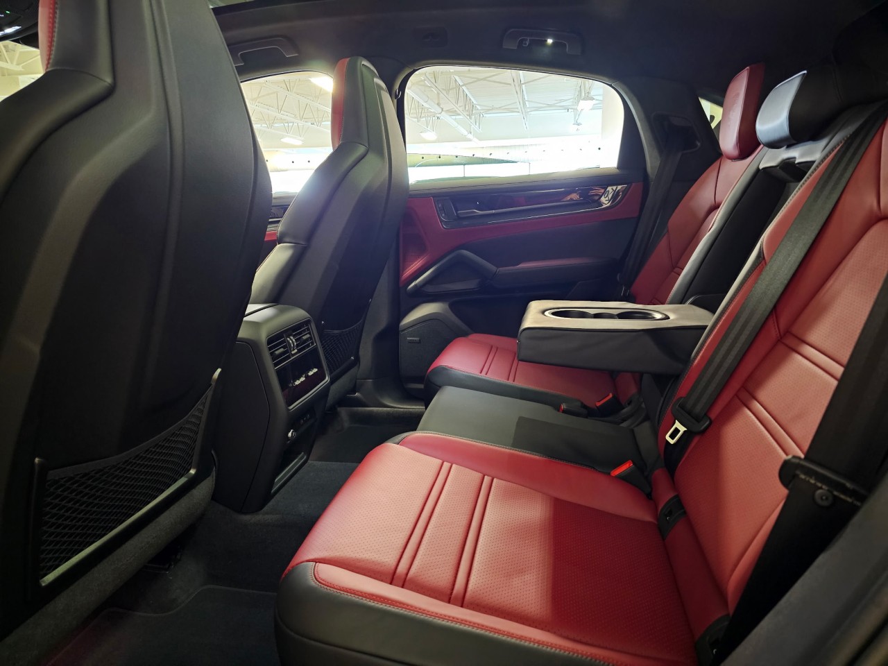 2026 Porsche Cayenne - Image 28