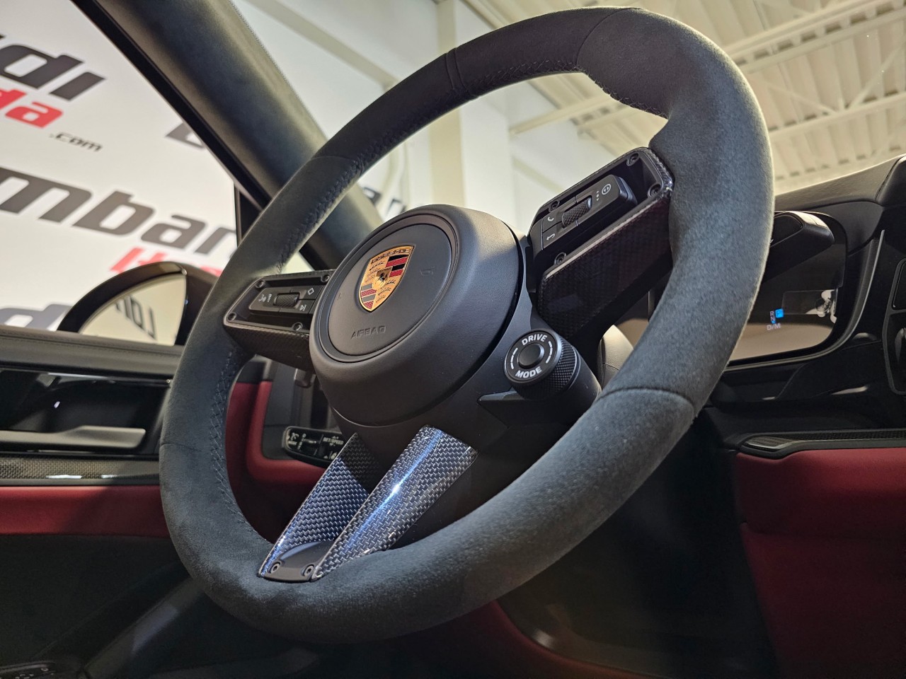2026 Porsche Cayenne - Image 37