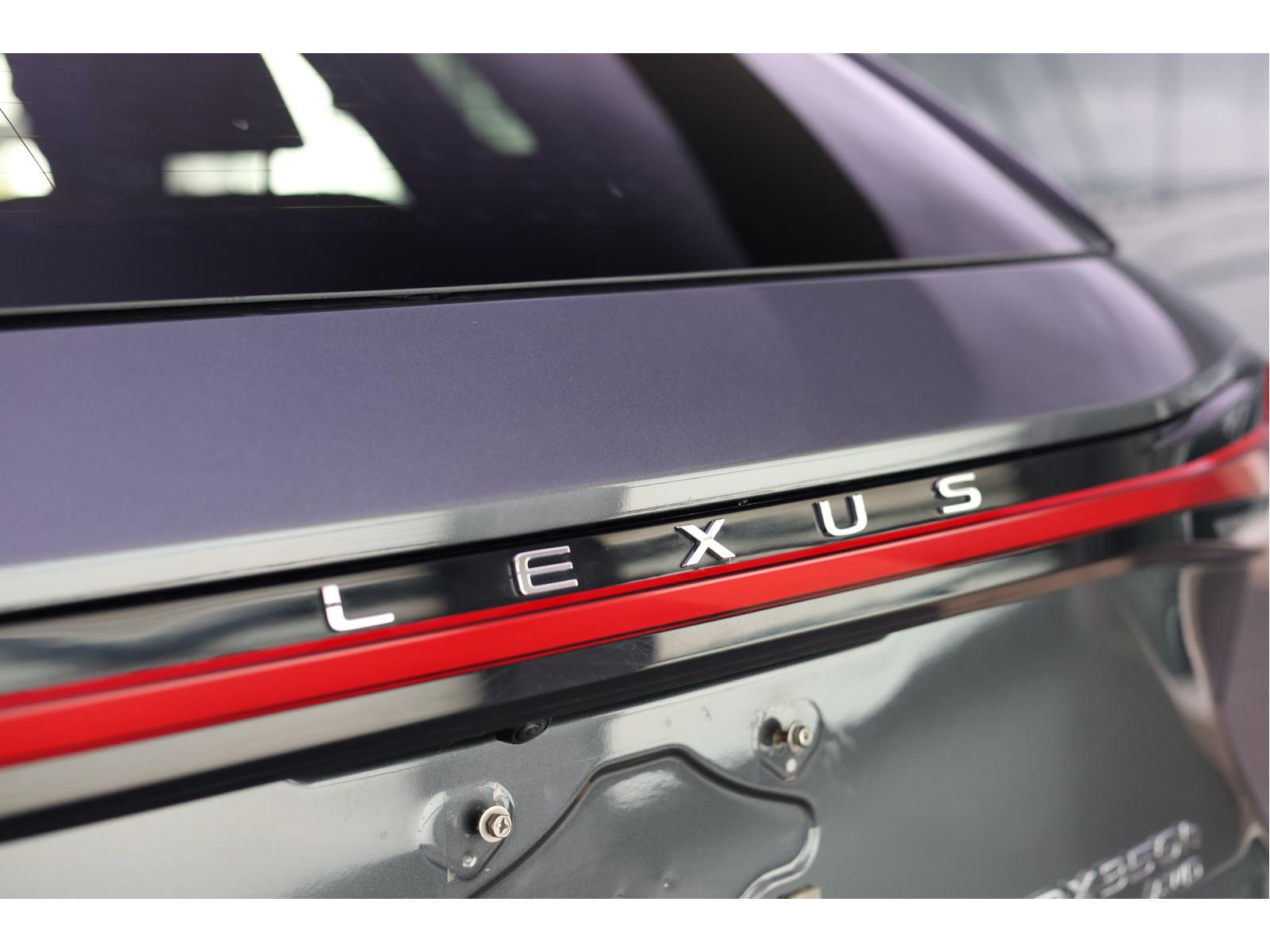 2024 Lexus RX - Image 9