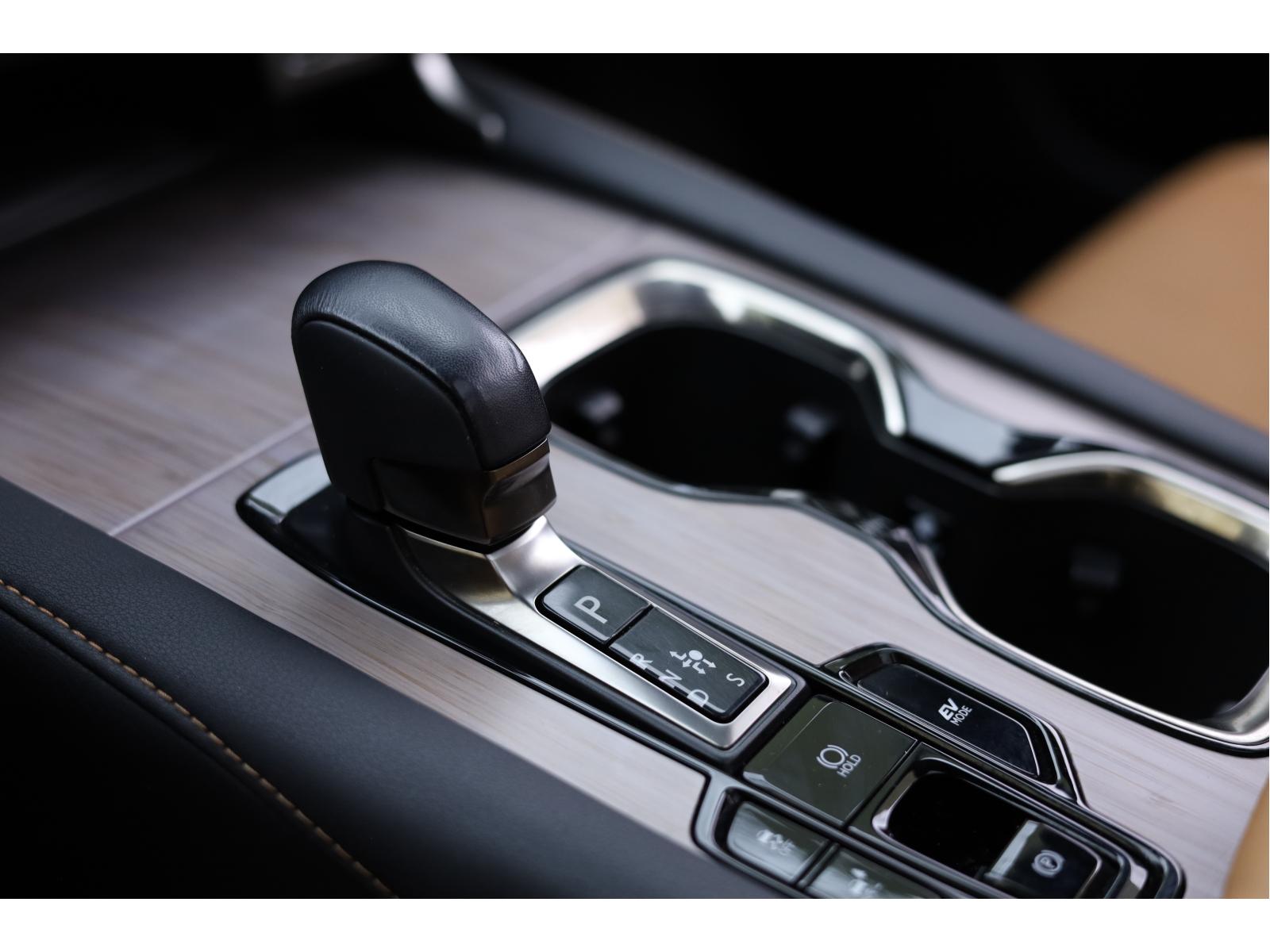 2024 Lexus RX - Image 19