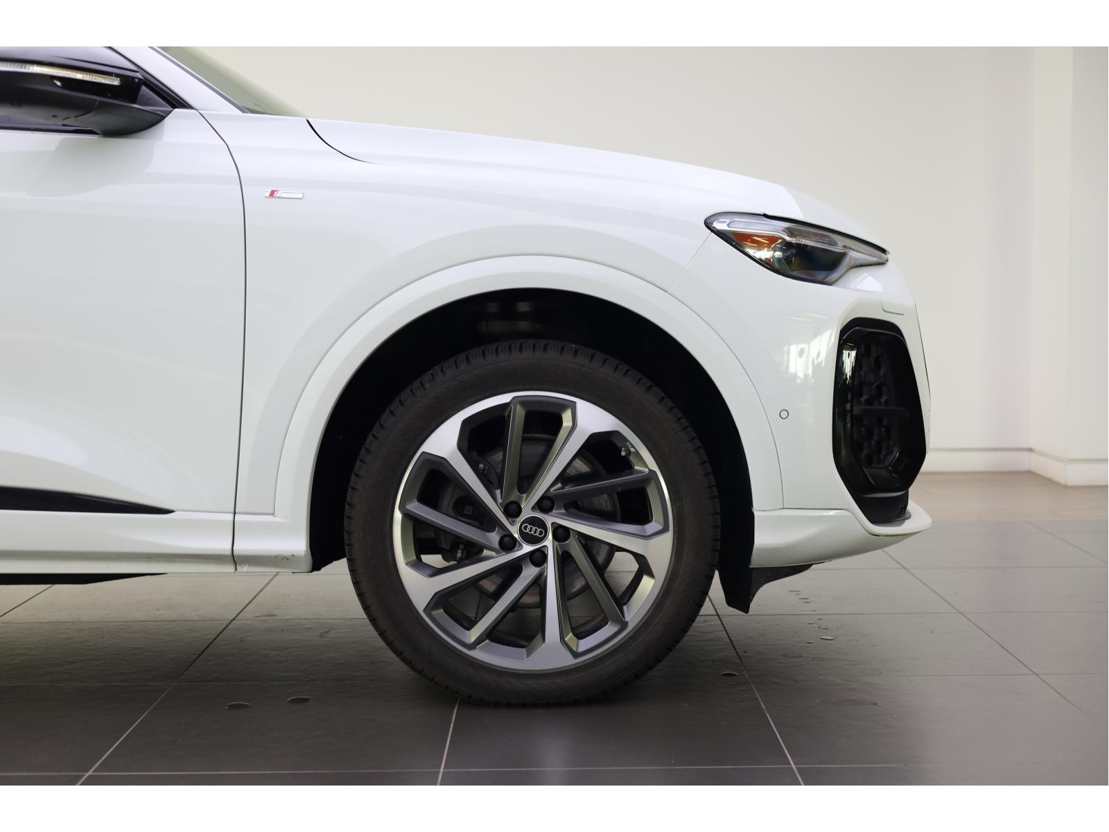 2025 Audi Q5 - Image 5