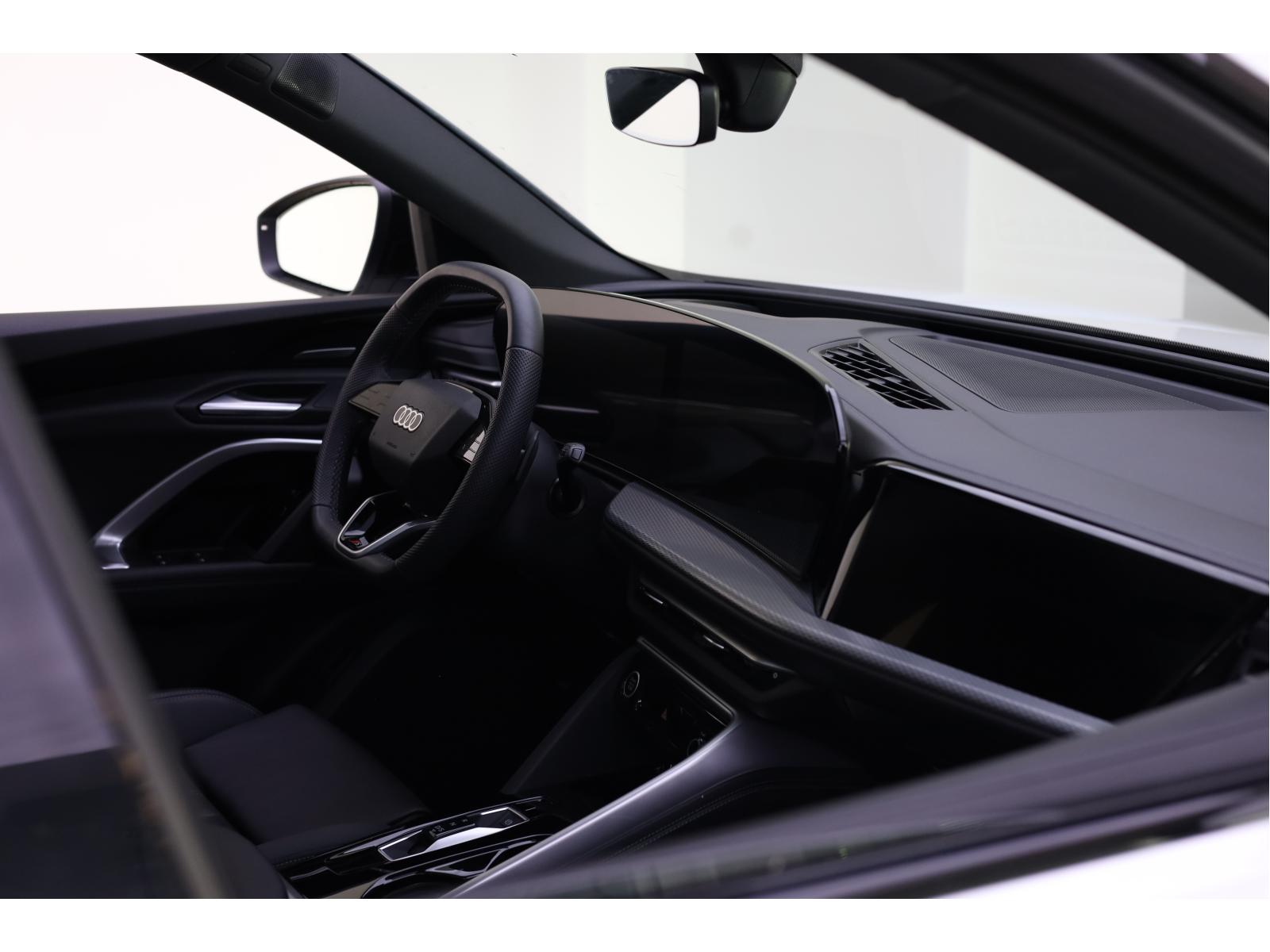 2025 Audi Q5 - Image 12