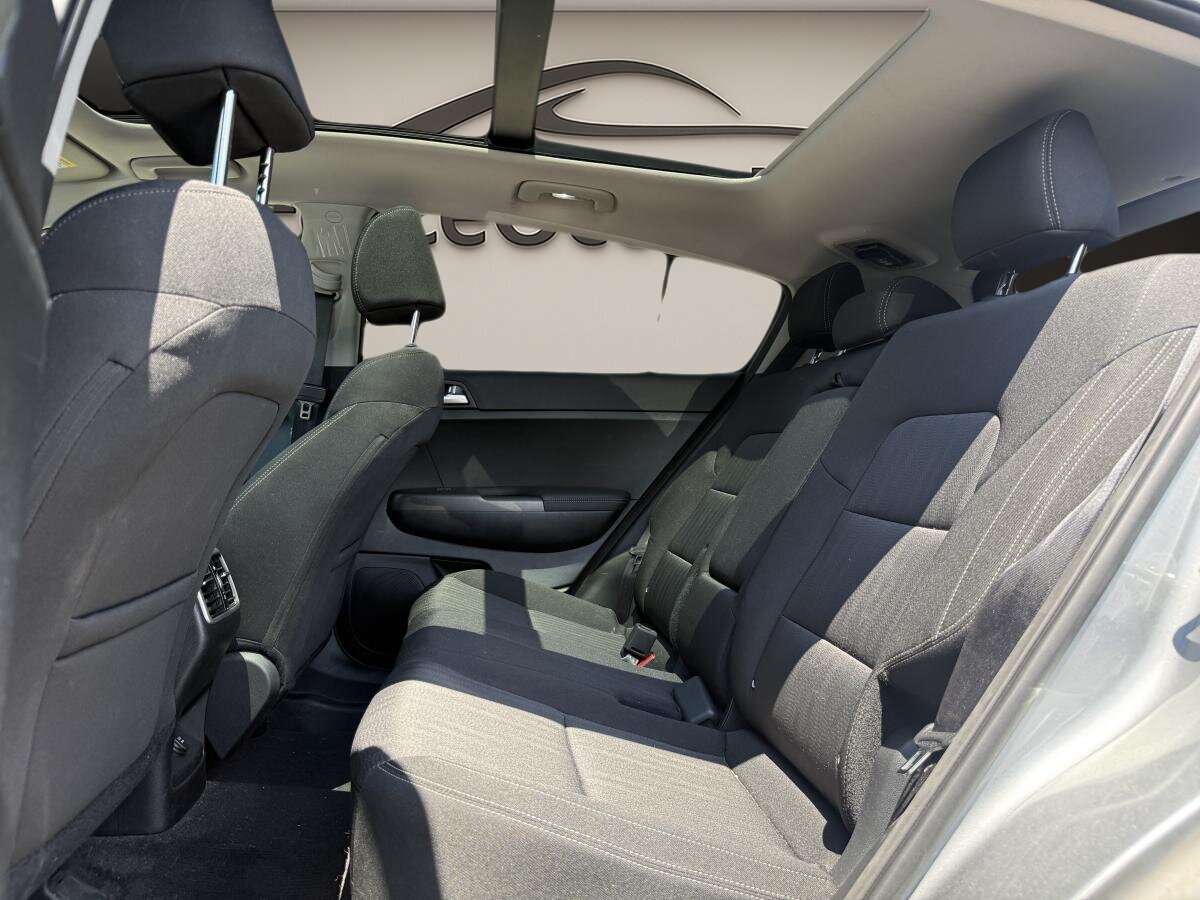 2022 Kia Sportage - Image 8