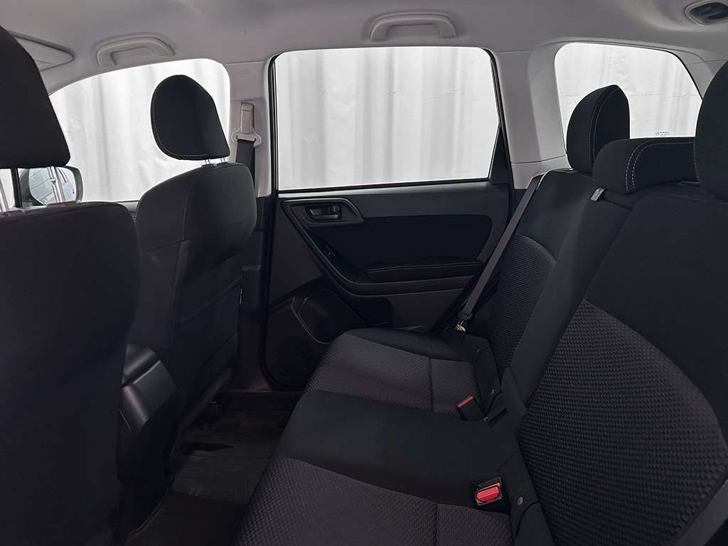 2015 Subaru Forester - Image 16