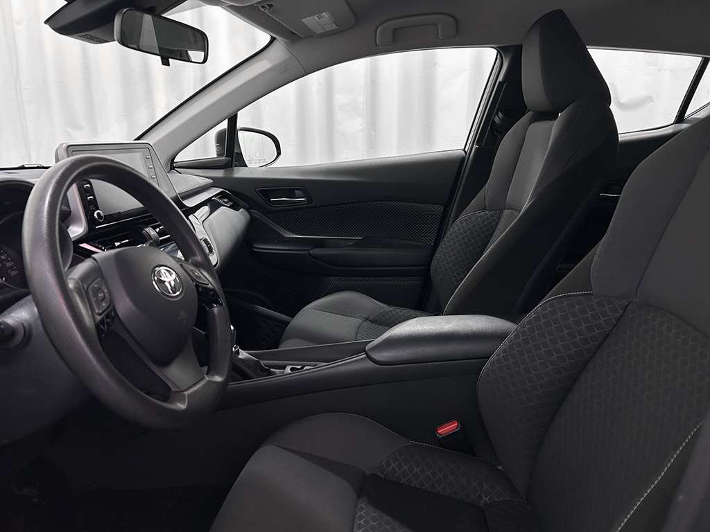 2021 Toyota C-HR - Image 15