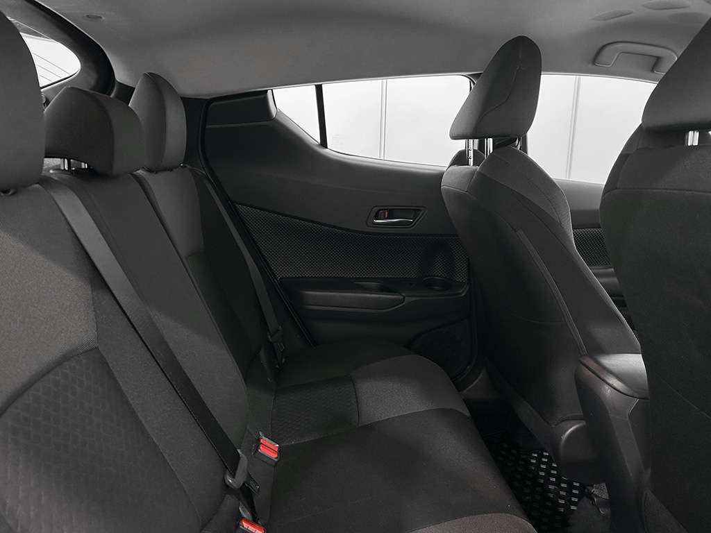 2021 Toyota C-HR - Image 18