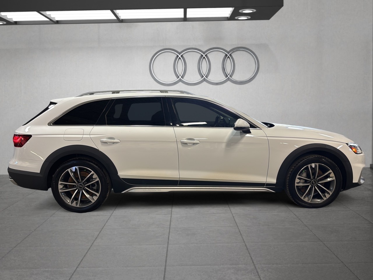 2024 Audi A4 allroad - Image 4