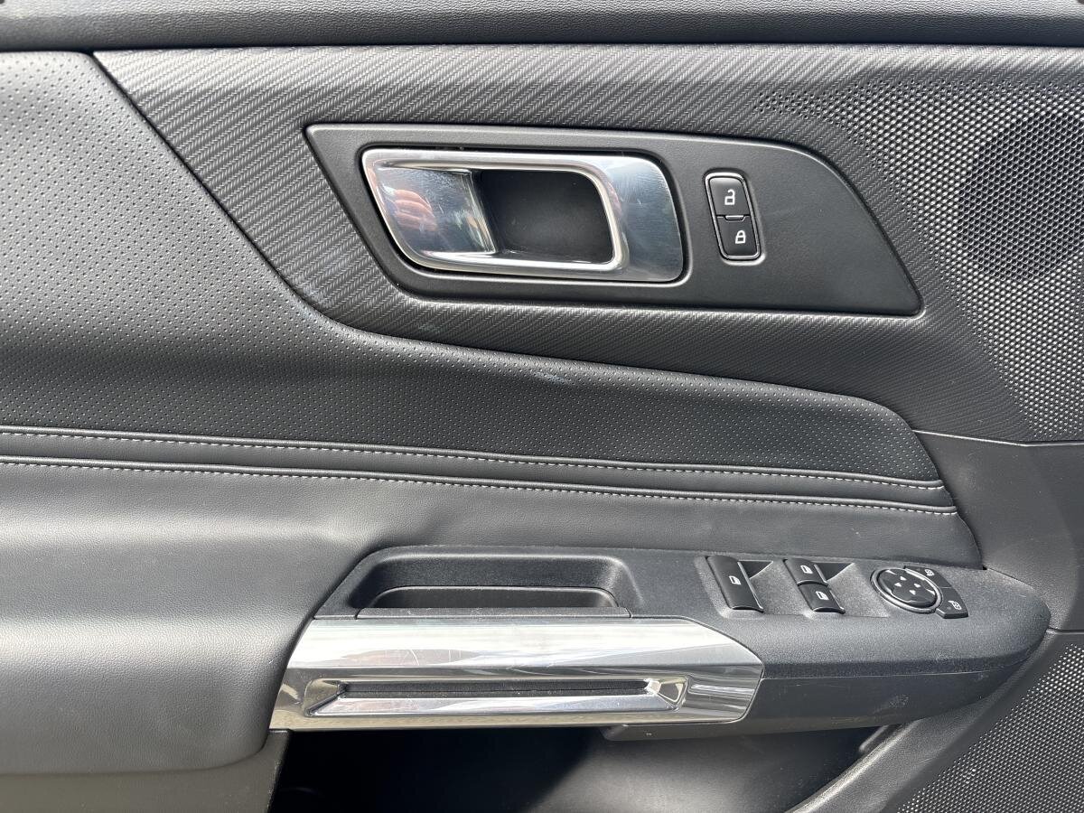 2025 Ford Mustang - Image 21